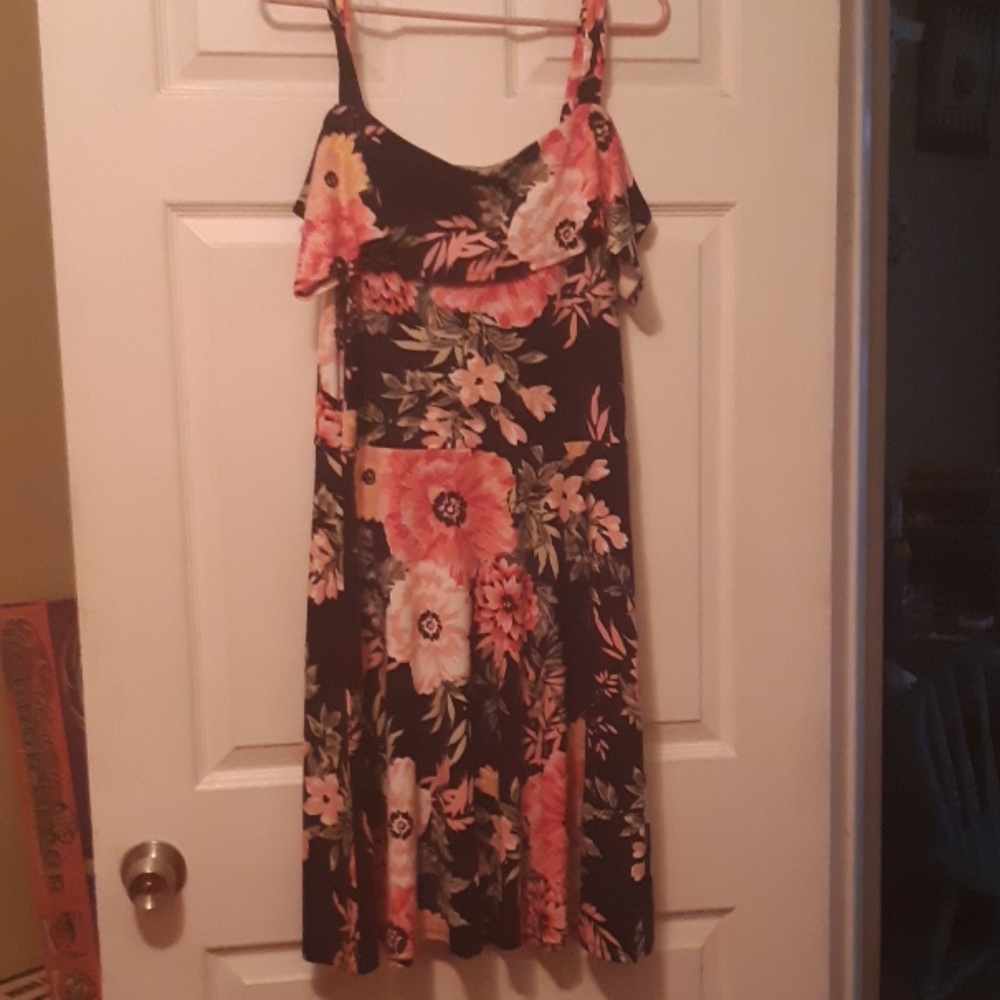 Women's Cold Shoulder Floral Dress M
